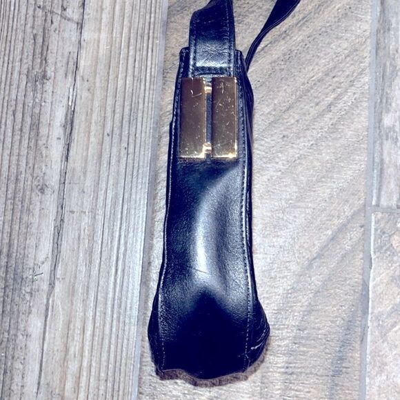 Vintage Perlina New York black leather crossbody 7.5”x 7”x21” adjustable strap. - Picture 10 of 12